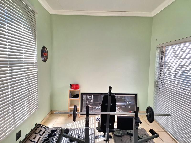 4 Bedroom Property for Sale in Flamwood North West